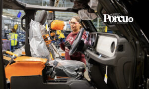 Gli operai Stellantis in esubero? Li assumiamo noi