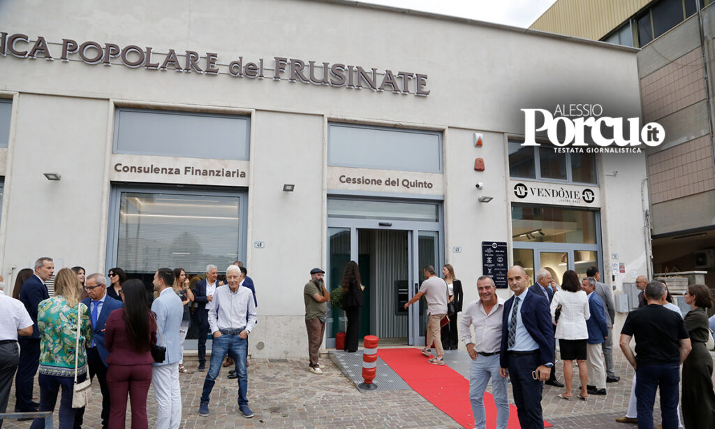 BpF, la banca che apre uno sportello mentre le nazionali li chiudono