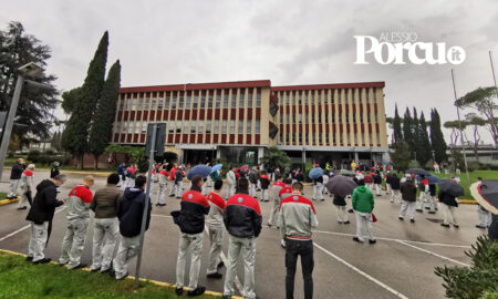 Cassino, presse accese e fabbrica spenta